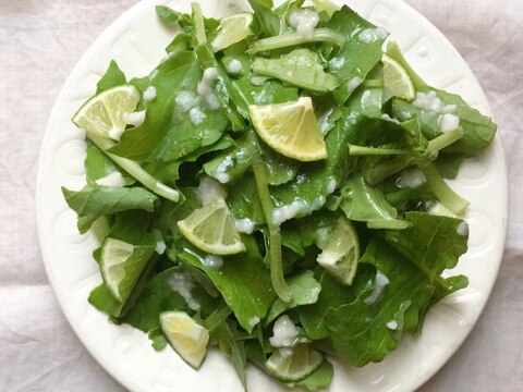 大根の間引き菜とすだちのサラダ